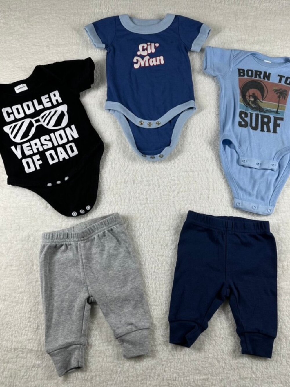 Lot of 5 Pieces of Boys Clothing Size Newborn